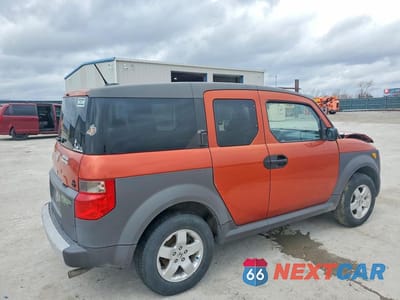 Trzecie zdjęcie samochodu z tyłu: 2005 HONDA ELEMENT EX VIN:5J6YH186X5L000968 - miniatura