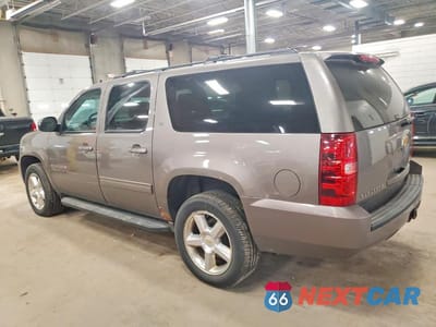 Drugie zdjęcie samochodu z przodu: 2013 CHEVROLET SUBURBAN K1500 LT VIN:1GNSKJE76DR242167 - miniatura