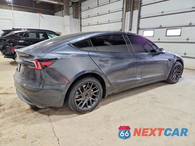 Trzecie zdjęcie samochodu z tyłu: 2025 TESLA MODEL 3 VIN:5YJ3E1EA8SF012682 - miniatura