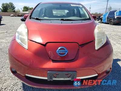 Piąte zdjęcie samochodu w środku: 2011 NISSAN LEAF SV VIN:JN1AZ0CP4BT000557 - miniatura