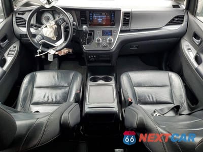 Zdjęcie 8 z 12 samochodu: 2016 TOYOTA SIENNA SE 8-PASSENGER VIN:5TDXK3DC9GS701450 - miniatura