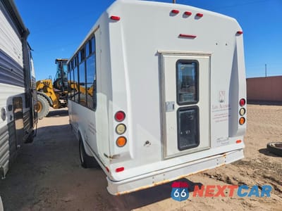Drugie zdjęcie samochodu z przodu: 2003 FORD E450 SHUTTLE BUS VIN:1FDXE45S33HB85132 - miniatura