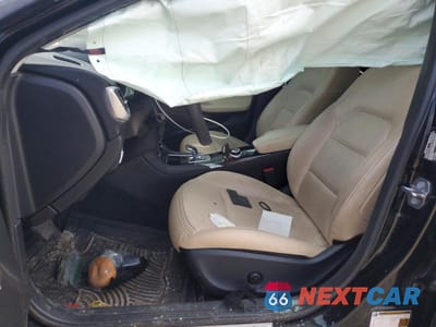 Zdjęcie 7 z 12 samochodu: 2018 INFINITI QX30 VIN:SJKCH5CR7JA005539 - miniatura