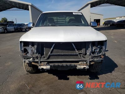 Piąte zdjęcie samochodu w środku: 2002 CHEVROLET SILVERADO C1500 VIN:2GCEC19V421423074 - miniatura