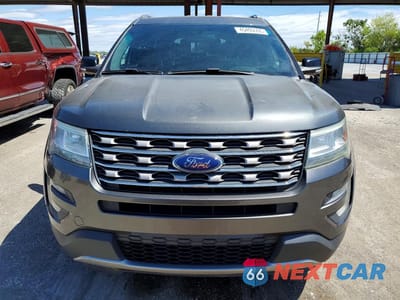 Piąte zdjęcie samochodu w środku: 2017 FORD EXPLORER XLT VIN:1FM5K8D81HGB29278 - miniatura