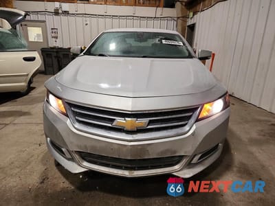 Piąte zdjęcie samochodu w środku: 2017 CHEVROLET IMPALA LT VIN:2G1105SA7H9175637 - miniatura