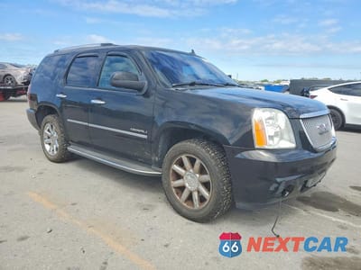Czwarte zdjęcie samochodu z boku: 2012 GMC YUKON DENALI VIN:1GKS1EEF6CR102777 - miniatura