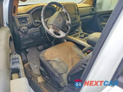 Zdjęcie 8 z 11 samochodu: 2023 NISSAN TITAN XD SV VIN:1N6AA1FB7PN116810 - miniatura