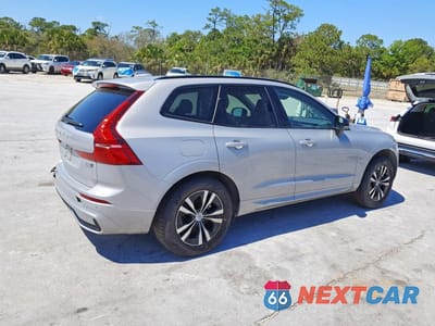 Trzecie zdjęcie samochodu z tyłu: 2025 VOLVO XC60 CORE VIN:YV4M12RJXS1133073 - miniatura