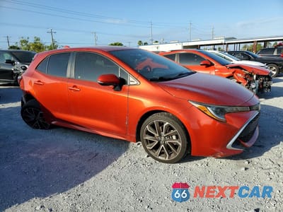 Czwarte zdjęcie samochodu z boku: 2020 TOYOTA COROLLA HATCHBACK XSE VIN:JTNC4RBE9L3100028 - miniatura
