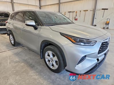 Czwarte zdjęcie samochodu z boku: 2021 TOYOTA HIGHLANDER L VIN:5TDCZRBH0MS075827 - miniatura