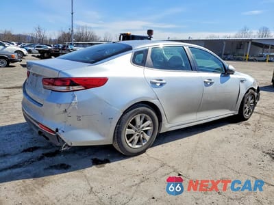 Trzecie zdjęcie samochodu z tyłu: 2018 KIA OPTIMA LX VIN:5XXGT4L39JG179867 - miniatura