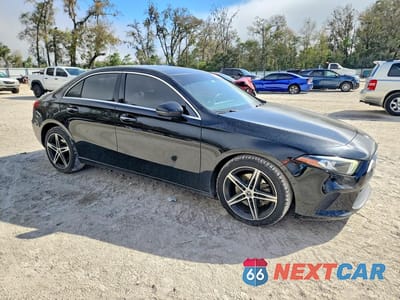 Czwarte zdjęcie samochodu z boku: 2019 MERCEDES-BENZ A 220 VIN:WDD3G4EBXKW032812 - miniatura