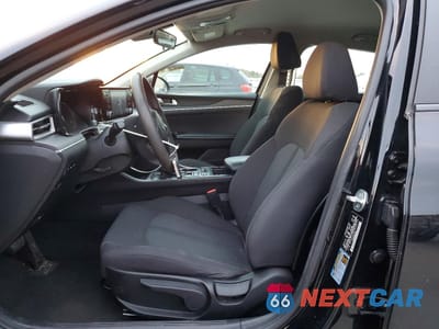 Zdjęcie 7 z 12 samochodu: 2023 KIA K5 LXS VIN:5XXG14J25PG208113 - miniatura