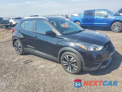 Czwarte zdjęcie samochodu z boku: 2018 NISSAN KICKS SV VIN:3N1CP5CU4JL543721 - miniatura