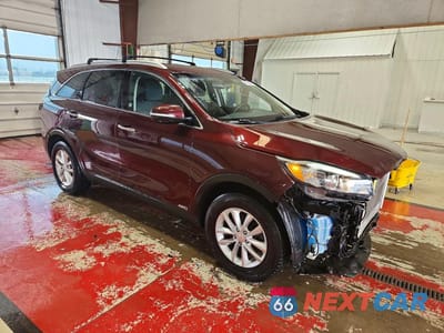 Czwarte zdjęcie samochodu z boku: 2017 KIA SORENTO LX VIN:5XYPGDA34HG257582 - miniatura