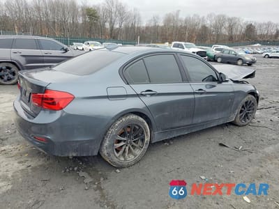 Trzecie zdjęcie samochodu z tyłu: 2016 BMW 320 XI VIN:WBA8E5G5XGNT41032 - miniatura