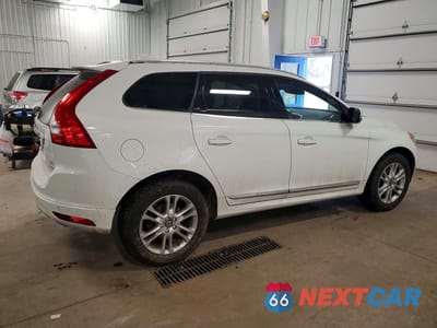 Trzecie zdjęcie samochodu z tyłu: 2016 VOLVO XC60 T5 PREMIER VIN:YV4612RK6G2837323 - miniatura