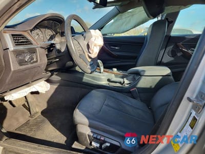 Zdjęcie 7 z 12 samochodu: 2017 BMW 320 I VIN:WBA8E1G56HNU13077 - miniatura