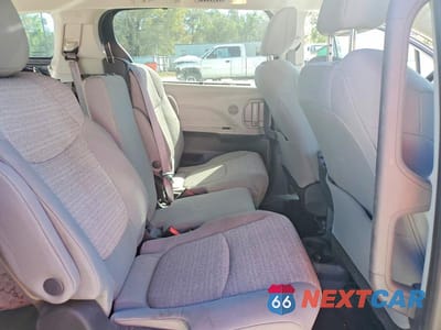 Zdjęcie 11 z 13 samochodu: 2022 TOYOTA SIENNA LE 8-PASSENGER VIN:5TDKRKEC1NS093189 - miniatura