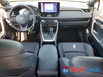 Zdjęcie 8 z 13 samochodu: 2024 TOYOTA RAV4 PRIME XSE VIN:JTMFB3FV5RD226808 - miniatura