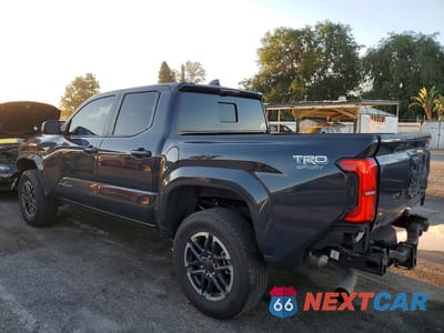 Drugie zdjęcie samochodu z przodu: 2025 TOYOTA TACOMA TRD SPORT HV VIN:3TYLC5LN6ST031704 - miniatura
