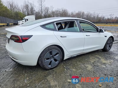 Trzecie zdjęcie samochodu z tyłu: 2021 TESLA MODEL 3 VIN:5YJ3E1EA3MF097501 - miniatura