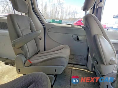 Zdjęcie 11 z 12 samochodu: 2005 DODGE GRAND CARAVAN SXT VIN:2D4GP44L35R525687 - miniatura