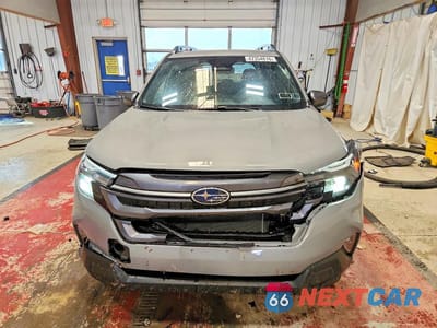 Piąte zdjęcie samochodu w środku: 2025 SUBARU FORESTER PREMIUM VIN:JF2SLDDC1SH538224 - miniatura