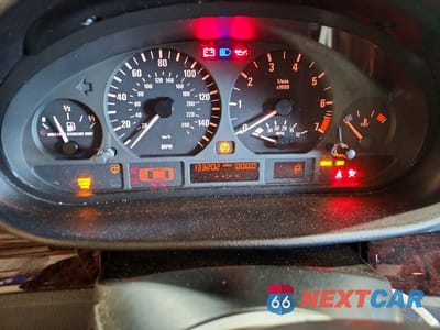 Zdjęcie 9 z 12 samochodu: 2004 BMW 325 XI VIN:WBAEU334X4PR12798 - miniatura