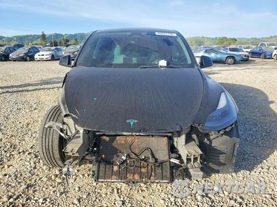 Piąte zdjęcie samochodu w środku: 2023 TESLA MODEL Y VIN:7SAYGDEF4PF874675 - miniatura