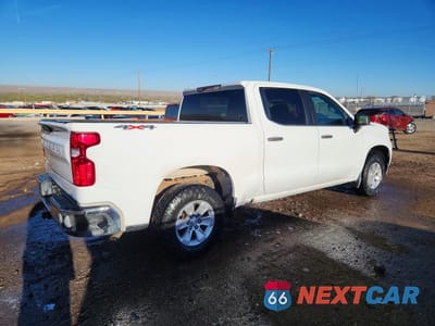 Trzecie zdjęcie samochodu z tyłu: 2022 CHEVROLET SILVERADO K1500 VIN:3GCUDAED1NG552035 - miniatura