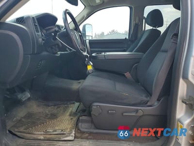 Zdjęcie 7 z 12 samochodu: 2013 GMC SIERRA K2500 SLE VIN:1GT120C82DF237933 - miniatura