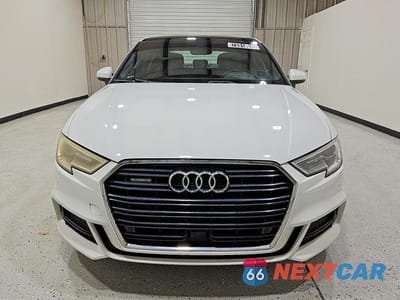 Piąte zdjęcie samochodu w środku: 2018 AUDI A3 PREMIUM PLUS VIN:WAUJ8GFF5J1015216 - miniatura