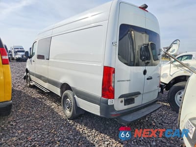 Drugie zdjęcie samochodu z przodu: 2024 MERCEDES BENZ SPRINTER 2500 DELIVERY VAN VIN:W1W4NCVY5RT163536 - miniatura