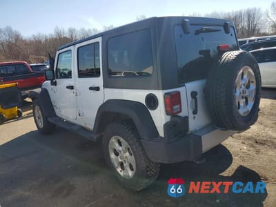 Drugie zdjęcie samochodu z przodu: 2015 JEEP WRANGLER UNLIMITED SAHARA VIN:1C4HJWEG7FL689843 - miniatura