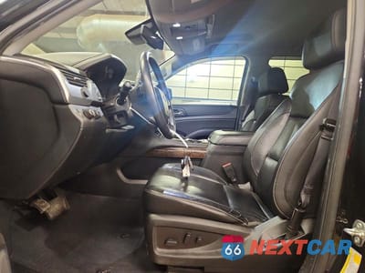 Zdjęcie 7 z 13 samochodu: 2020 CHEVROLET SUBURBAN K1500 LT VIN:1GNSKHKC8LR175631 - miniatura