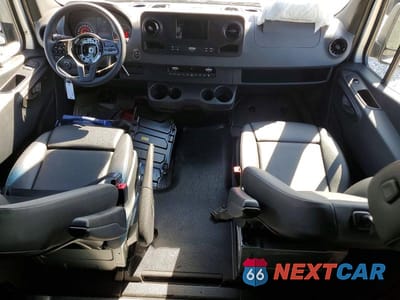 Zdjęcie 8 z 12 samochodu: 2024 MERCEDES-BENZ SPRINTER 2500 VIN:W1Z4NFHY3RP710327 - miniatura
