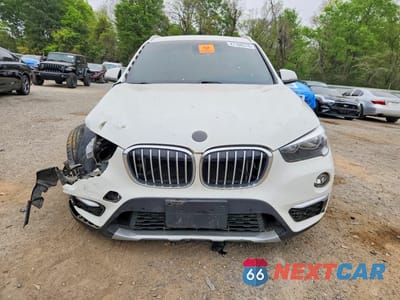 Piąte zdjęcie samochodu w środku: 2017 BMW X1 SDRIVE28I VIN:WBXHU7C35H5H35552 - miniatura