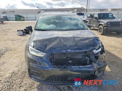 Piąte zdjęcie samochodu w środku: 2023 CHRYSLER PACIFICA TOURING L VIN:2C4RC1BG8PR598451 - miniatura