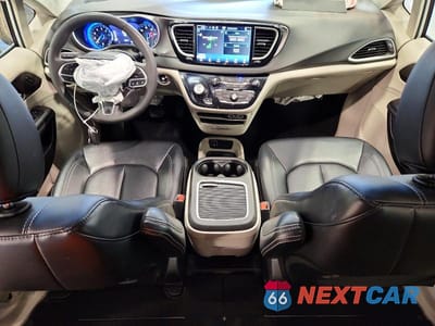 Zdjęcie 8 z 12 samochodu: 2024 CHRYSLER PACIFICA TOURING L VIN:2C4RC1BGXRR168066 - miniatura