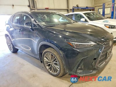 Czwarte zdjęcie samochodu z boku: 2023 LEXUS NX 350 VIN:2T2GGCEZXPC031335 - miniatura