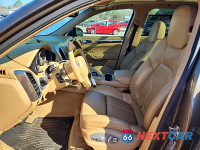 Zdjęcie 7 z 12 samochodu: 2012 PORSCHE CAYENNE VIN:WP1AA2A20CLA11157 - miniatura