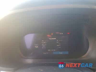 Zdjęcie 9 z 13 samochodu: 2024 VOLVO XC60 CORE VIN:YV4L12RK8R1861277 - miniatura