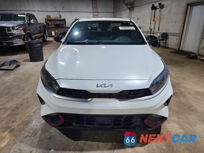Piąte zdjęcie samochodu w środku: 2023 KIA FORTE GT-LINE VIN:3KPF54AD1PE521203 - miniatura