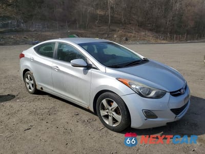 Czwarte zdjęcie samochodu z boku: 2012 HYUNDAI ELANTRA GLS VIN:KMHDH4AE6CU375606 - miniatura