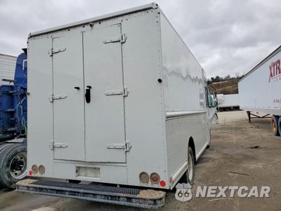 Trzecie zdjęcie samochodu z tyłu: 2022 FORD F59 DELIVERY TRUCK VIN:1F65F5KN8N0A00123 - miniatura