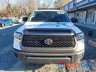 Piąte zdjęcie samochodu w środku: 2021 TOYOTA TUNDRA SR VIN:5TFRY5F1XMX278138 - miniatura