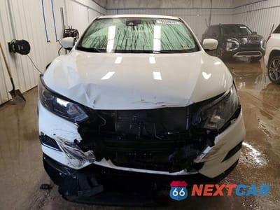 Piąte zdjęcie samochodu w środku: 2020 NISSAN ROGUE SPORT S VIN:JN1BJ1CW0LW390159 - miniatura