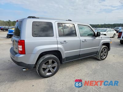 Trzecie zdjęcie samochodu z tyłu: 2017 JEEP PATRIOT SPORT VIN:1C4NJPBA8HD119890 - miniatura
